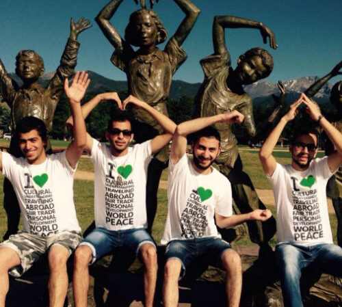 Friends All Over the World: How to Maintain Long-Distance Friendships