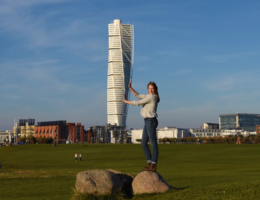 Managing Money Abroad as a Teen
