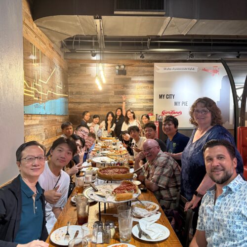 Chinese Exchange Students Visit Chicago for a Slice of American Culture